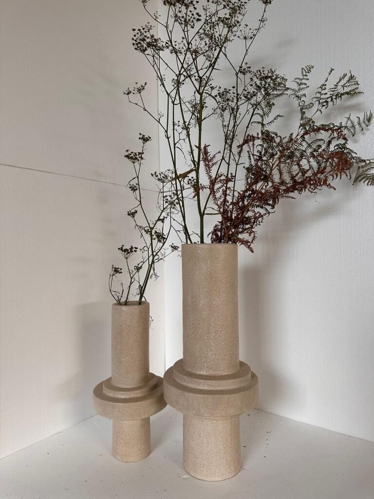 conjunto de jarrones con ramas secas